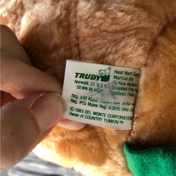 Country Yumkin Juicie Pineapple plush toy Stuffed Anthropomorphic plushie 1983💚 - Picture 7 of 9